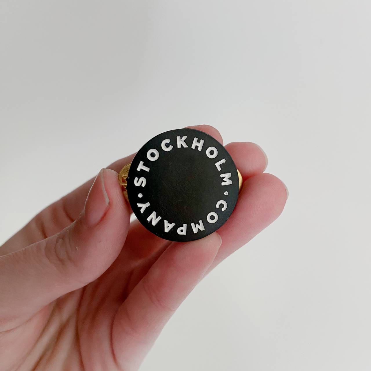 Pin Metalico Circle pit Sockholm company | accesorios | accesorios, Lo nuevo | Stockholm Co.